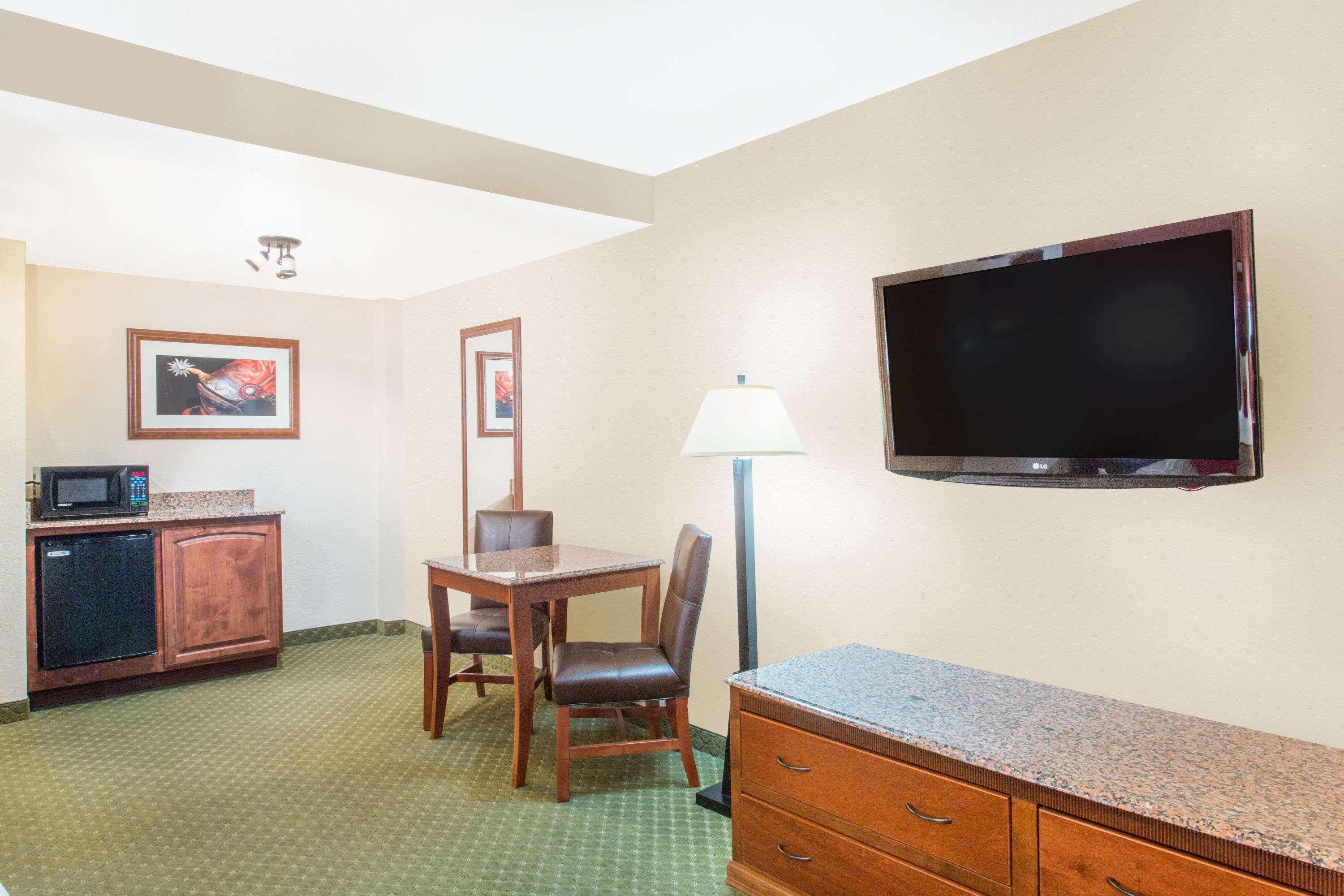 Ramada By Wyndham Elko Hotel At Stockmen'S Casino Buitenkant foto