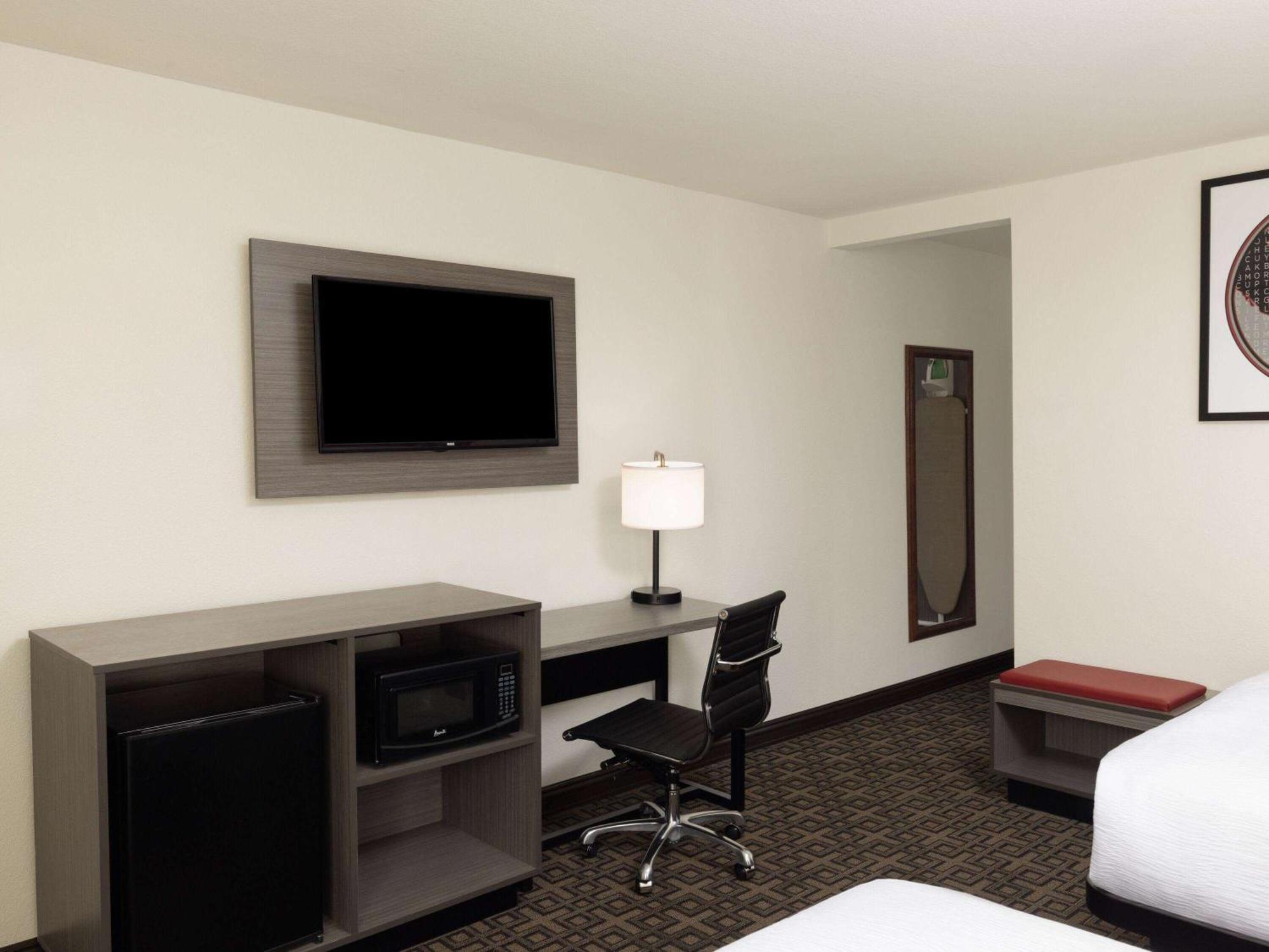 Ramada By Wyndham Elko Hotel At Stockmen'S Casino Buitenkant foto