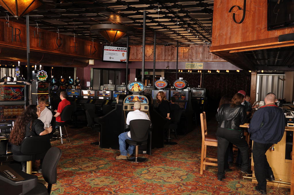 Ramada By Wyndham Elko Hotel At Stockmen'S Casino Buitenkant foto